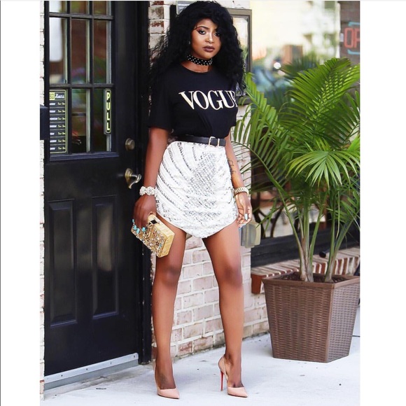 Studded V Shape Mini Skirt With Side Zipper Size 6 - Picture 2 of 8